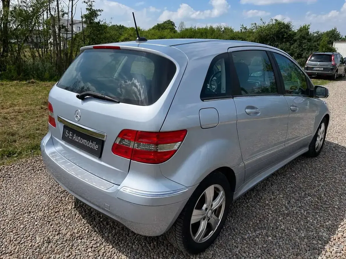 Gebraucht Mercedes B180 109 PS (80 kW) 2010 Amethyst metallic Van / Kleinbus