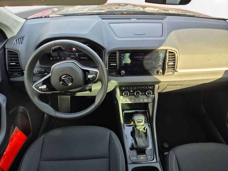 Gebraucht Skoda Karoq Elegance 150 PS (110 kW) 2024 Schwarz SUV