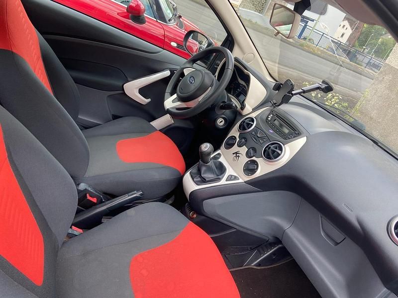 Grau Gebraucht 2009 Ford Ka Kleinwagen | 2.400 € - Bild 1/3
