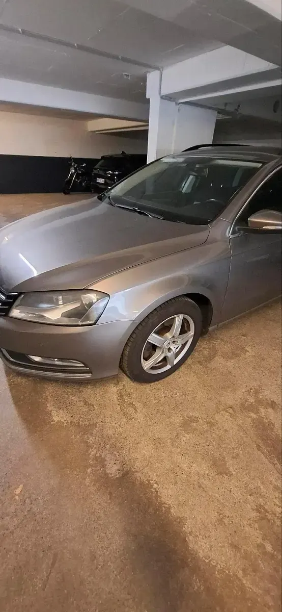 Gebraucht VW Passat 140 PS (102 kW) 2011 Gold Kombi