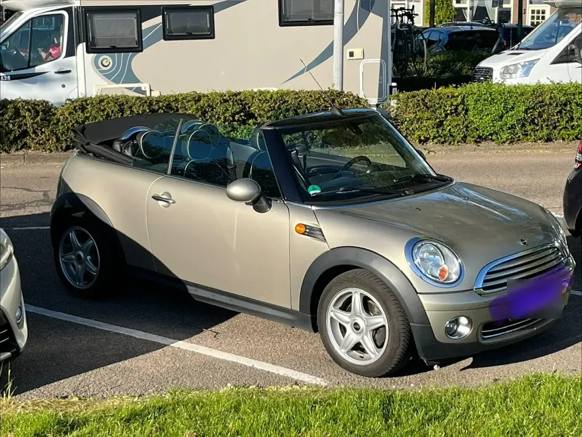 Used Mini Cooper Cabriolet 122 HP (89 kW) 2009 Silver Cabriolet