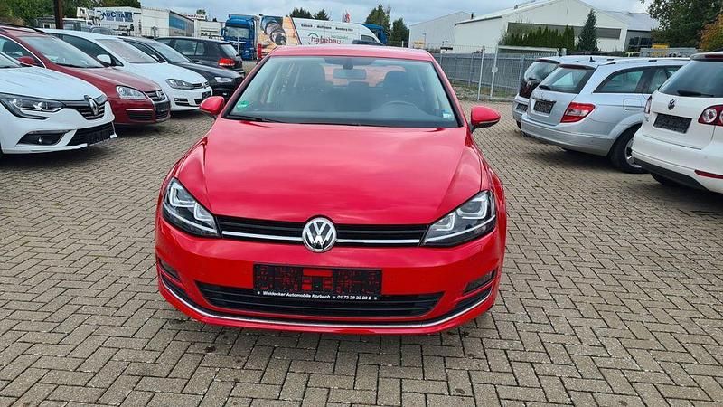 Rot Gebraucht 2013 VW Golf VII Highline Limousine | 13.999 € (Fairer Preis) - Bild 1/4