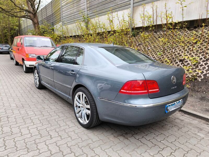 Gebraucht VW Phaeton 239 PS (175 kW) 2011 Limousine