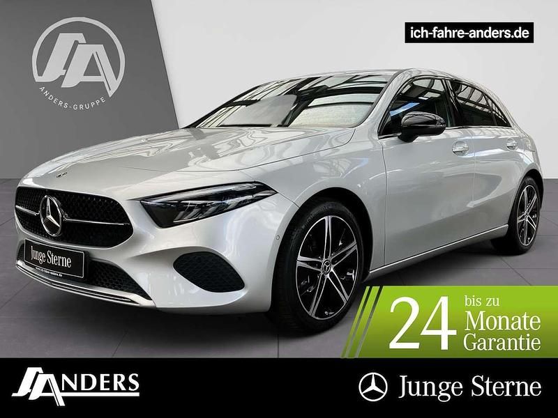 Iridiumsilber Gebraucht 2024 Mercedes A200 AMG Limousine | 28.114 € (Superpreis) - Bild 1/2
