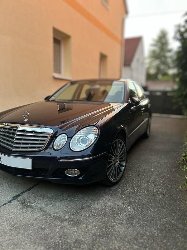 Blau Gebraucht 2007 Mercedes E280 Limousine | 8.999 € (Teuer) - Bild 1/1