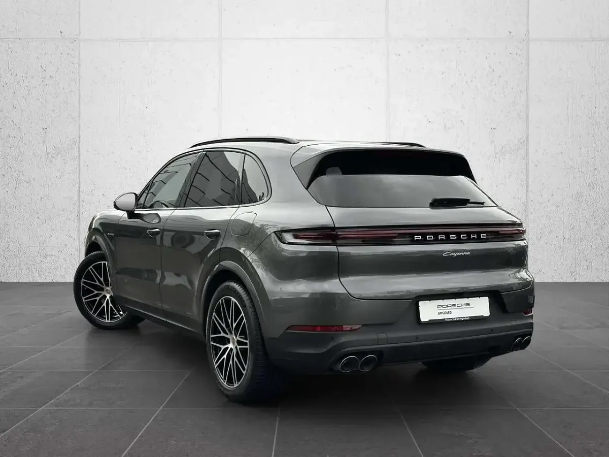 Gebraucht Porsche Cayenne E-Hybrid 470 PS (345 kW) 2025 Grau SUV