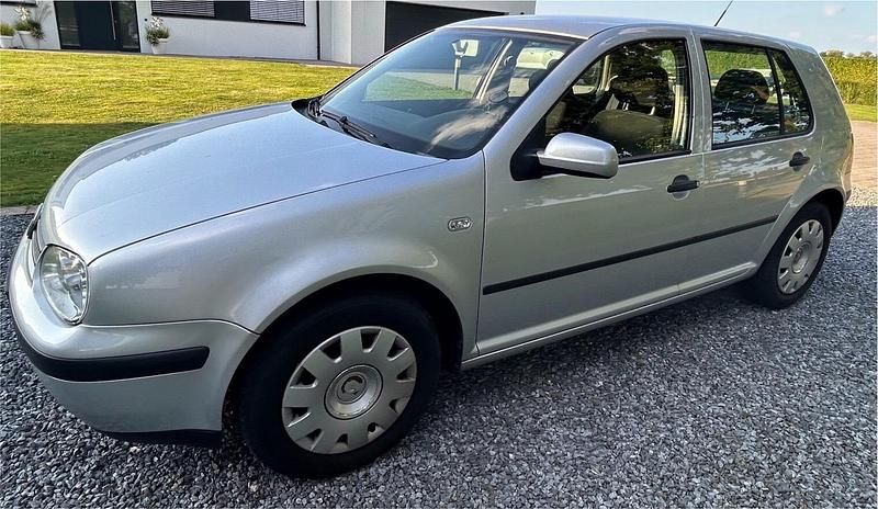 Gebraucht VW Golf IV Edition 75 PS (55 kW) 2003 Silber Limousine