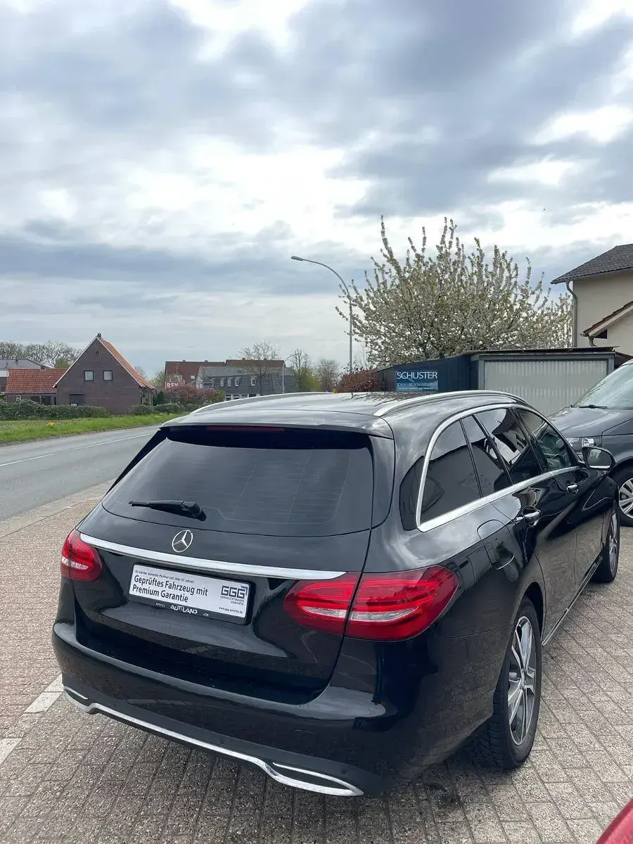Gebraucht Mercedes C250 Exclusive 204 PS (150 kW) 2015 Schwarz Limousine