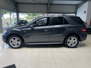 Gebraucht Mercedes ML300 204 PS (150 kW) 2011 Grau SUV