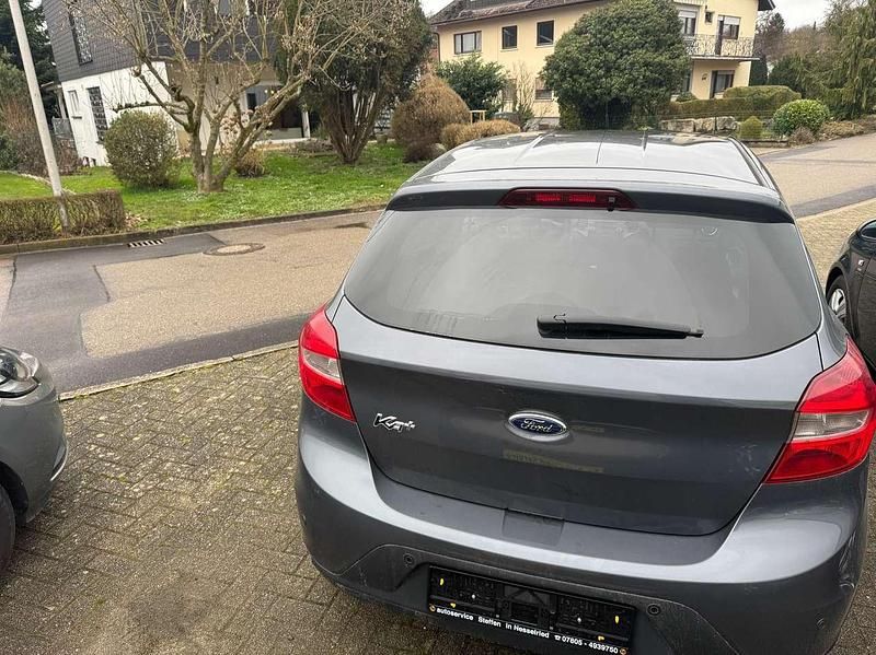Gebraucht Ford Ka 86 PS (63 kW) 2017 Smokegrau metallic Limousine
