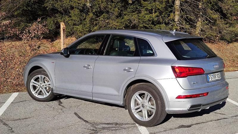 Gebraucht Audi Q5 S-Line 231 PS (169 kW) 2019 Silber SUV