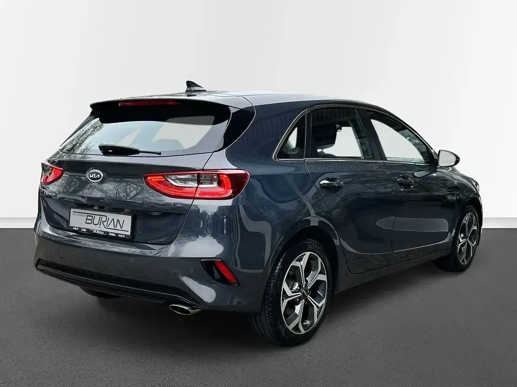 Gebraucht Kia Ceed Spirit 160 PS (117 kW) 2022 Grau Kleinwagen