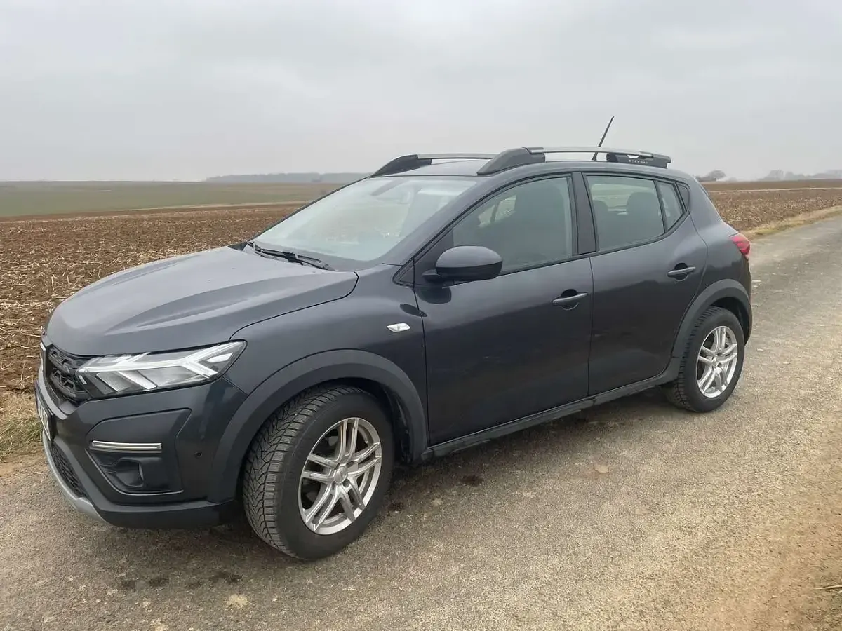 Gebraucht Dacia Sandero Comfort 91 PS (66 kW) 2021 Grau Limousine