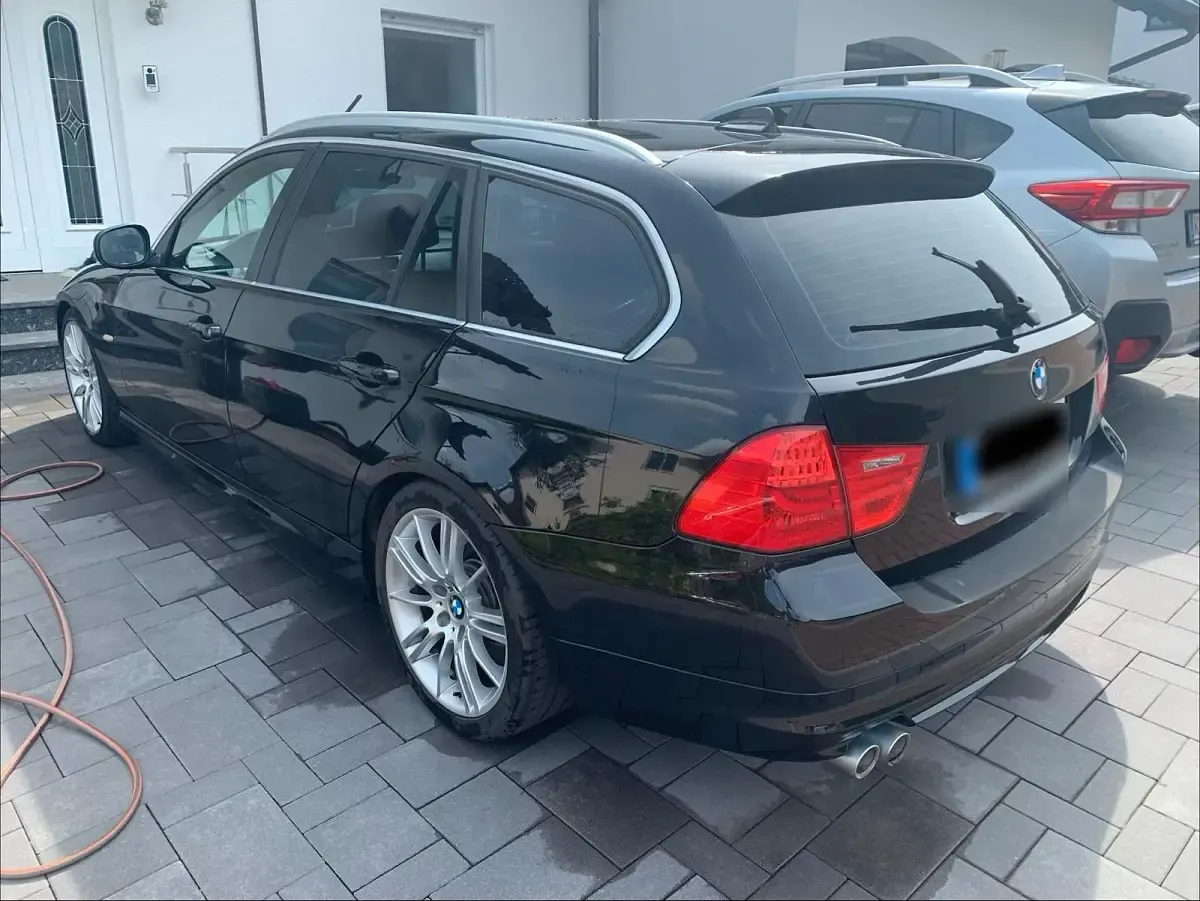 Gebraucht BMW 325 Comfort Edition 204 PS (150 kW) 2012 Schwarz Kombi