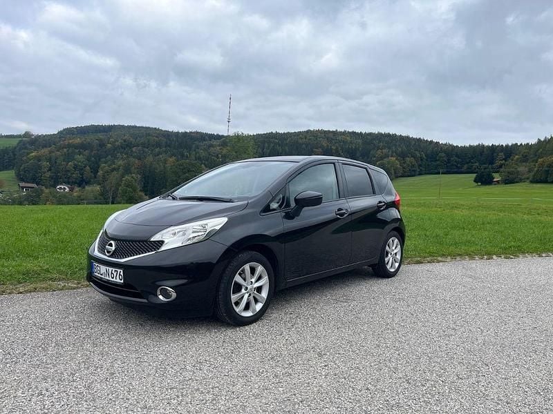 Gebraucht Nissan Note Acenta 98 PS (72 kW) 2017 Schwarz Kleinwagen