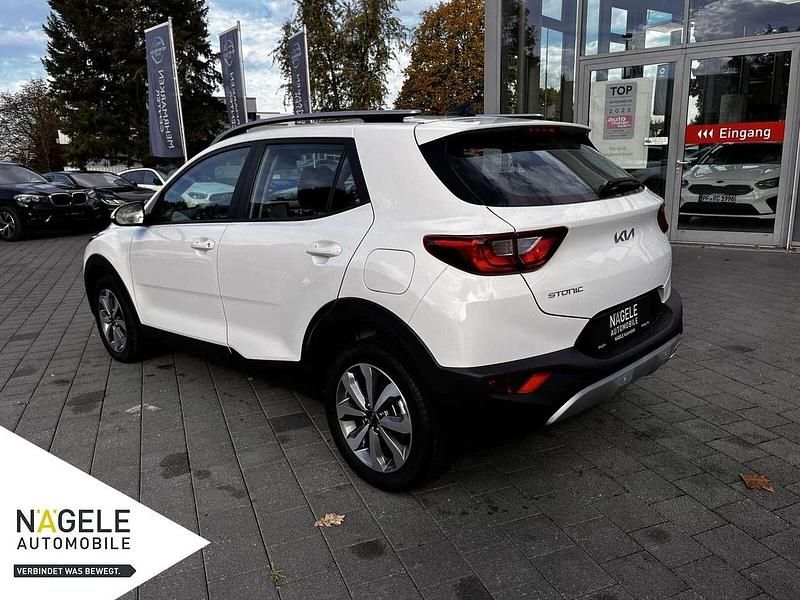 Gebraucht Kia Stonic Vision 101 PS (74 kW) 2024 Weiß SUV