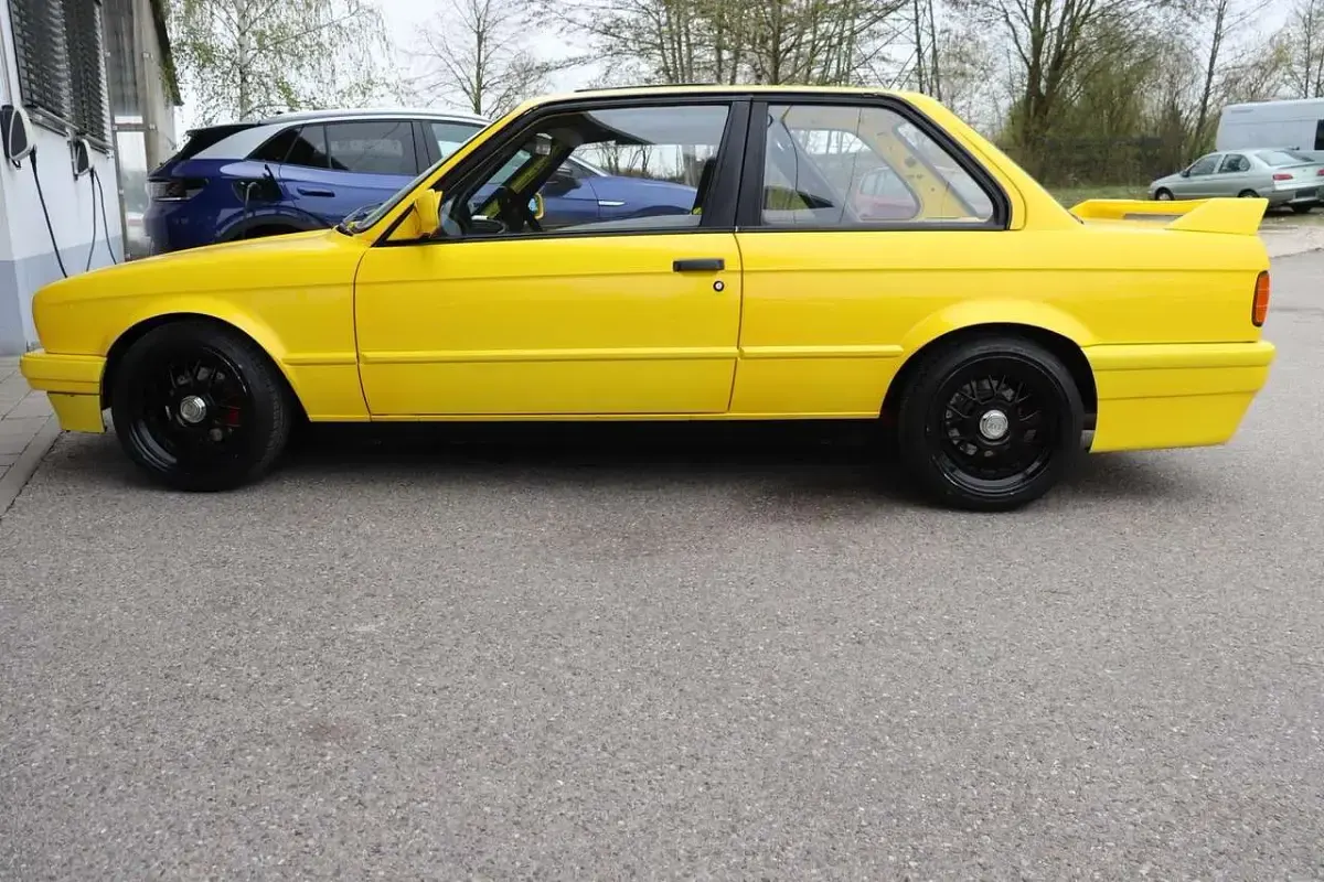 Gebraucht BMW 325 192 PS (141 kW) 1988 Gelb Limousine