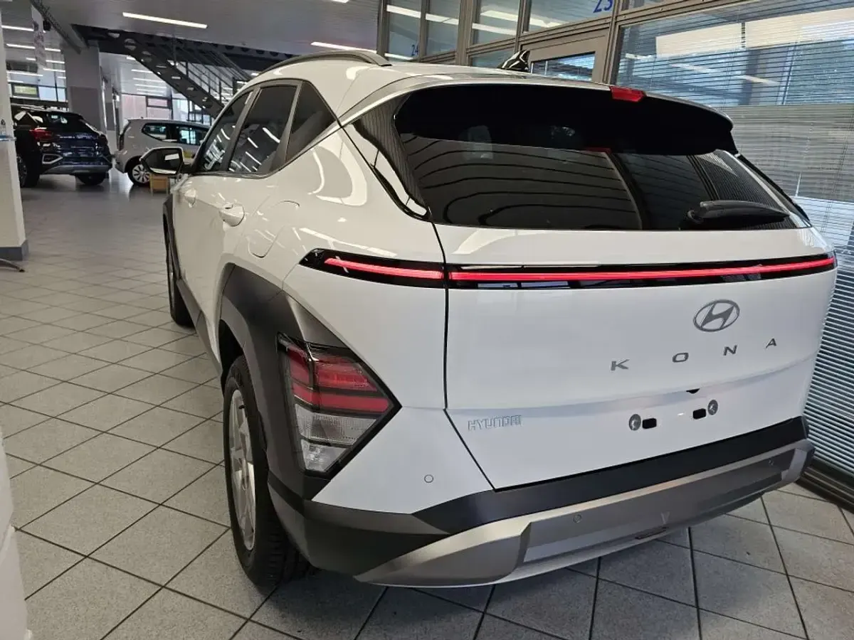 Neu Hyundai Kona 139 PS (102 kW) 2026 Atlaswhite SUV