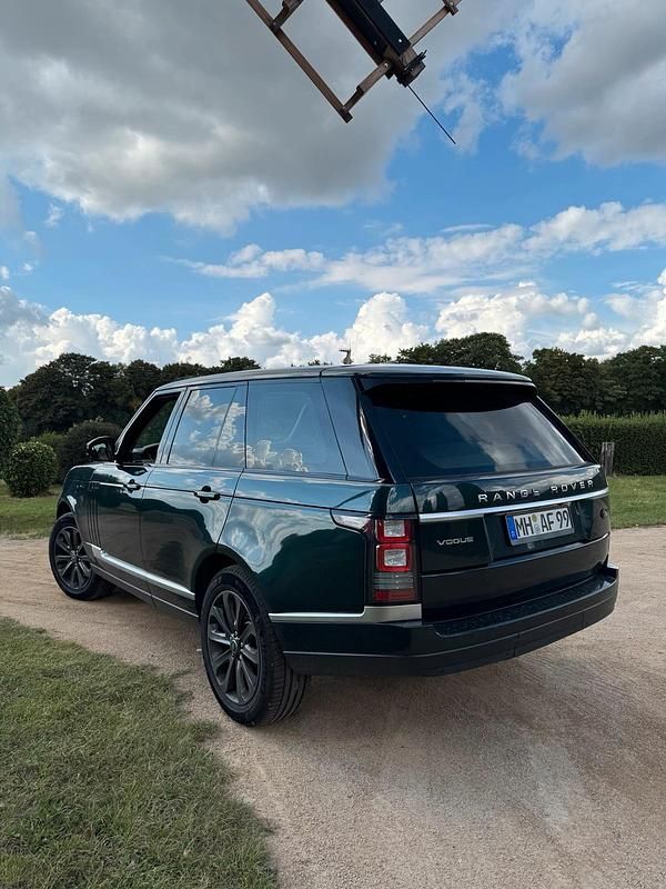 Grün Gebraucht 2013 Land Rover Range Rover Vogue SUV | 17.200 € (Guter Preis) - Bild 1/4