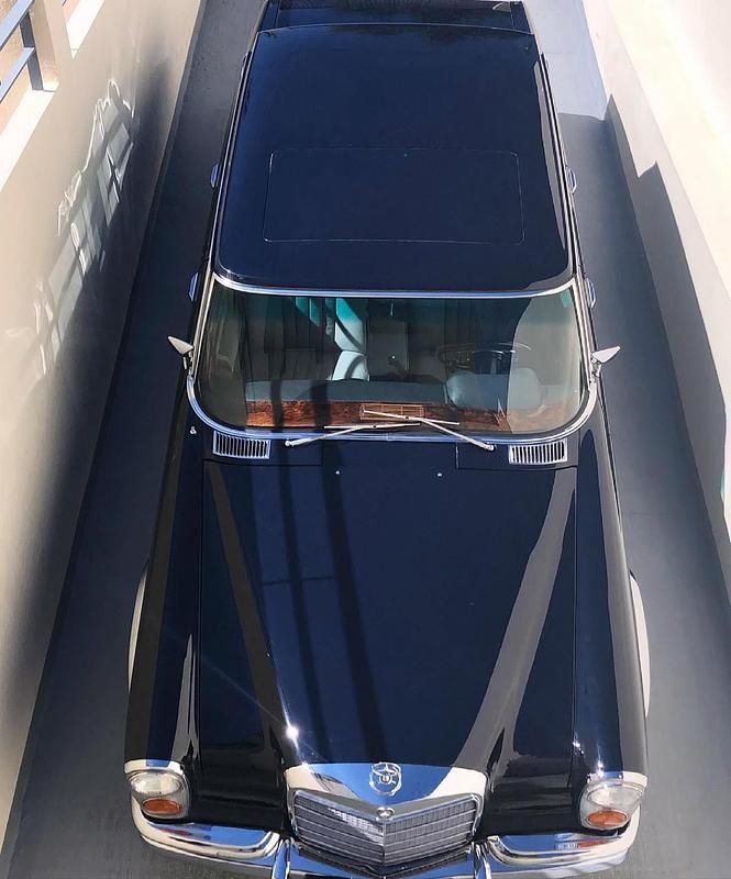 Gebraucht Mercedes 600 250 PS (183 kW) 1968 Blau Limousine