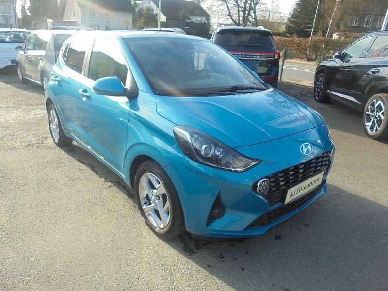 Gebraucht Hyundai i10 Edition 30 67 PS (49 kW) 2022 Blau Kleinwagen