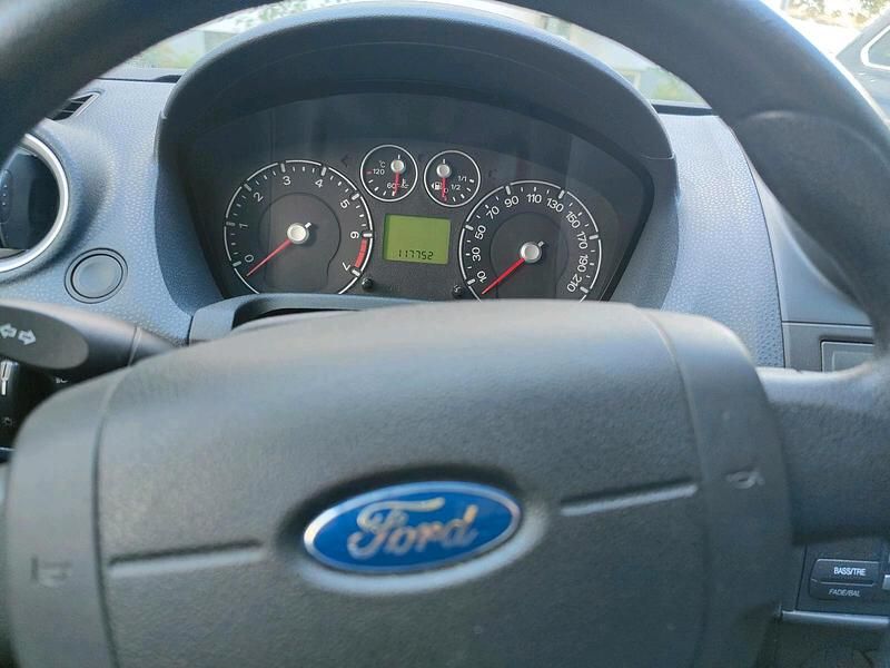 Gebraucht Ford Fiesta 69 PS (50 kW) 2006 Kleinwagen