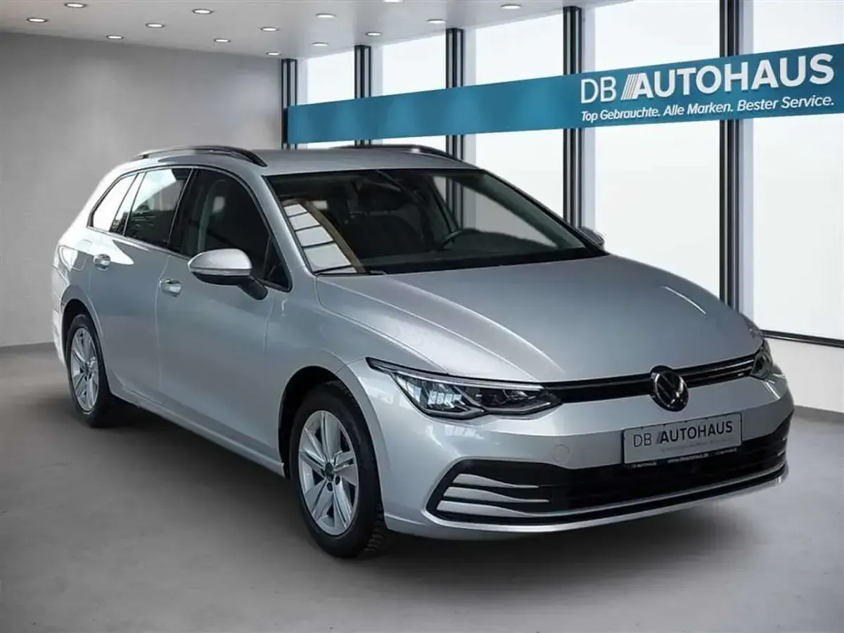 Gebraucht VW Golf VIII Life 110 PS (80 kW) 2024 Silber Kombi