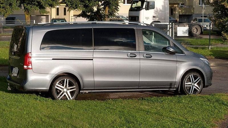 Gebraucht Mercedes V250 Avantgarde 190 PS (139 kW) 2016 Grau Van / Kleinbus