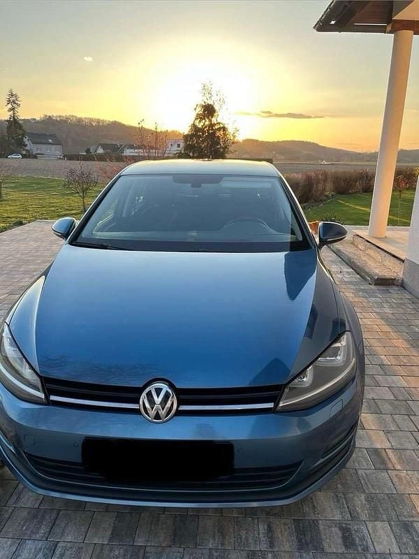 Gebraucht VW Golf VII 110 PS (80 kW) 2016 Blau Kleinwagen