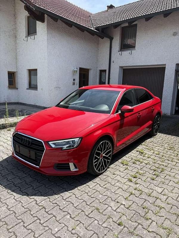 Rot Gebraucht 2019 Audi A3 Sport Limousine | 21.500 € (Fairer Preis) - Bild 1/4