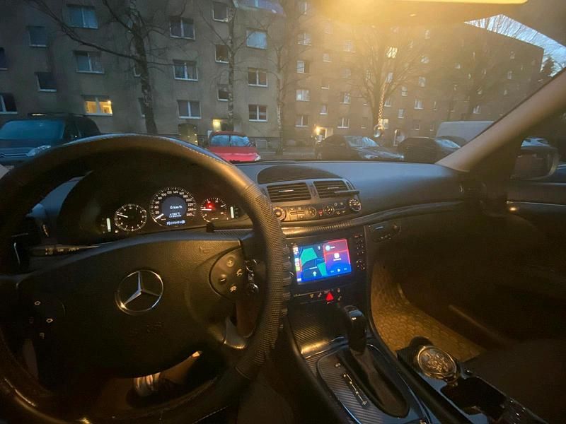 Gebraucht Mercedes E220 150 PS (110 kW) 2002 Silber Limousine