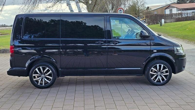 Gebraucht VW Multivan 179 PS (131 kW) 2015 Schwarz Van / Kleinbus