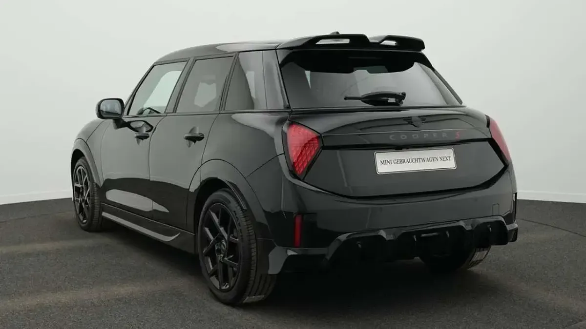 Gebraucht Mini John Cooper Works 204 PS (150 kW) 2025 Schwarz Kleinwagen