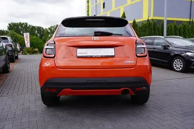 Neu Fiat 600 100 PS (73 kW) 2026 Andere SUV