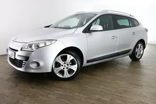 Gebraucht Renault Mégane III Dynamique 131 PS (96 kW) 2011 Grau Limousine