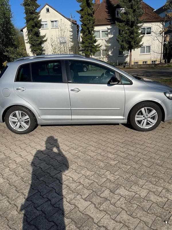 Second-hand VW Golf VII 105 CP (77 kW) 2012 Argintiu Hatchback