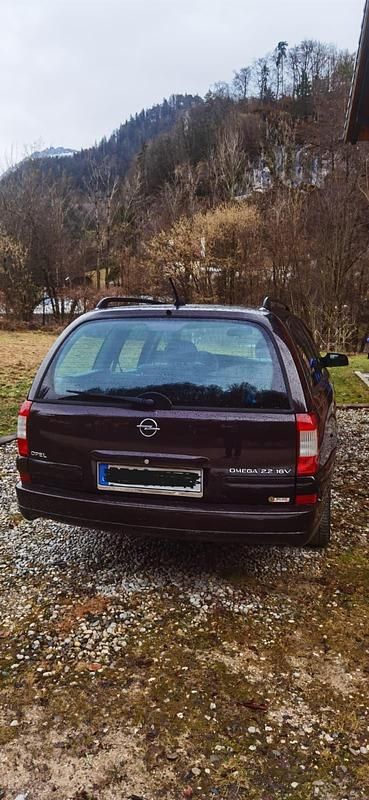 Gebraucht Opel Omega 140 PS (102 kW) 2000 Andere farben Kombi