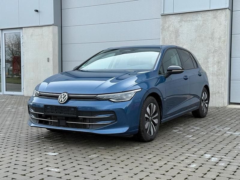 Gebraucht VW Golf VIII 150 PS (110 kW) 2025 Blau Kleinwagen