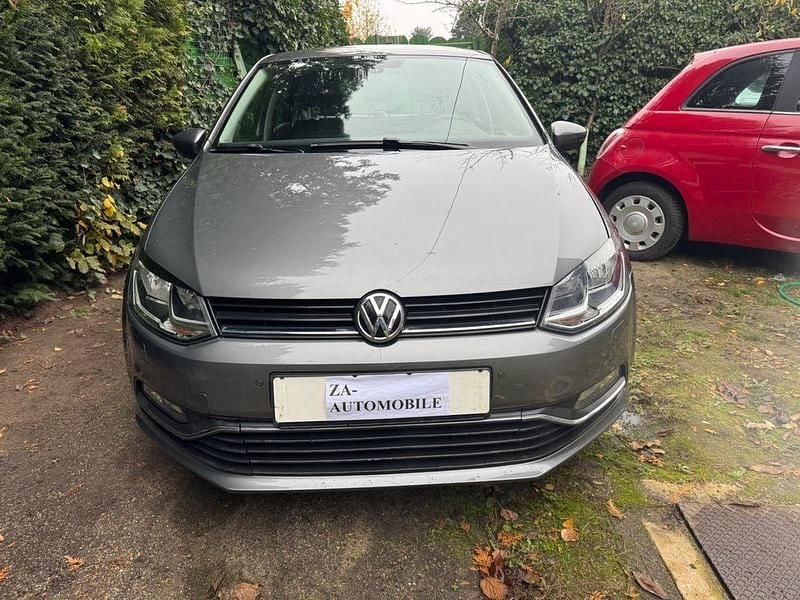 Grau Gebraucht 2015 VW Polo Comfortline Limousine | 7.200 € (Fairer Preis) - Bild 1/4