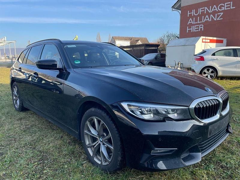 Gebraucht BMW 320 Sport Line 190 PS (139 kW) 2022 Schwarz Limousine
