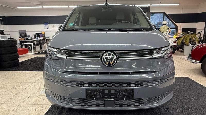 Second-hand VW Multivan 150 CP (110 kW) 2023 Gri Monovolum