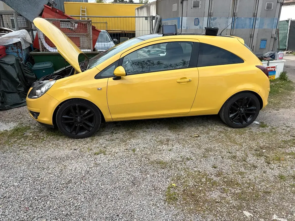 Gebraucht Opel Corsa 87 PS (63 kW) 2010 Gelb Kleinwagen