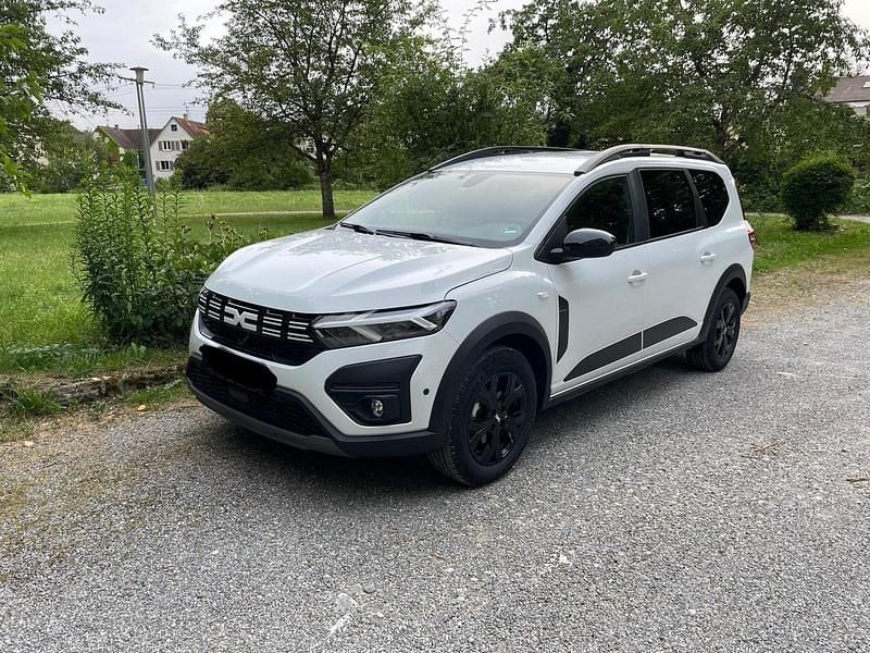 Weiß Gebraucht 2023 Dacia Jogger Kombi | 18.500 € - Bild 1/2