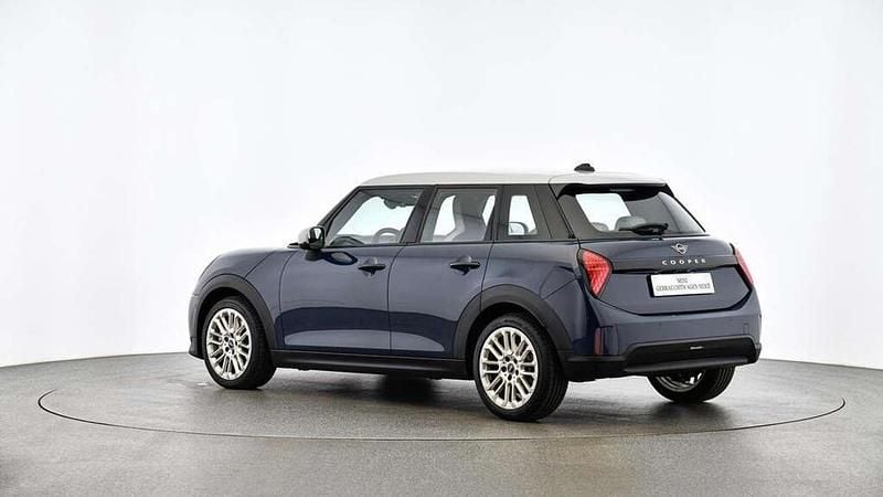 Gebraucht Mini Cooper Favoured 156 PS (114 kW) 2024 Blau Kleinwagen