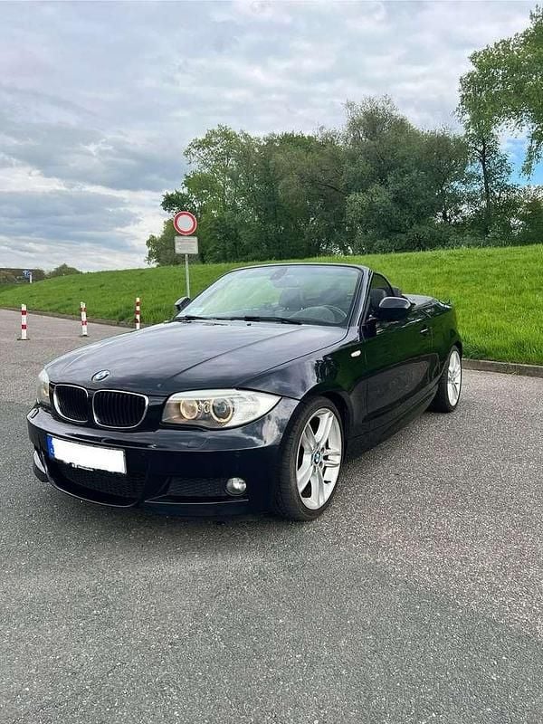 Schwarz Gebraucht 2012 BMW 120 Cabriolet M Sport Cabrio | 6.999 € (Superpreis) - Bild 1/4