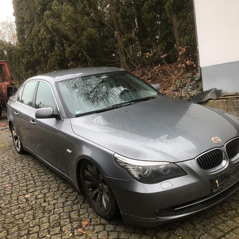 Gebraucht BMW 525 193 PS (141 kW) 2007 Silber Limousine