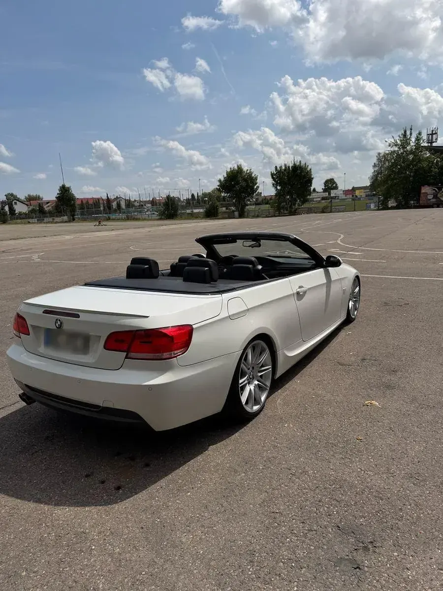 Gebraucht BMW 330 Cabriolet M Sport 245 PS (180 kW) 2009 Weiß Cabrio
