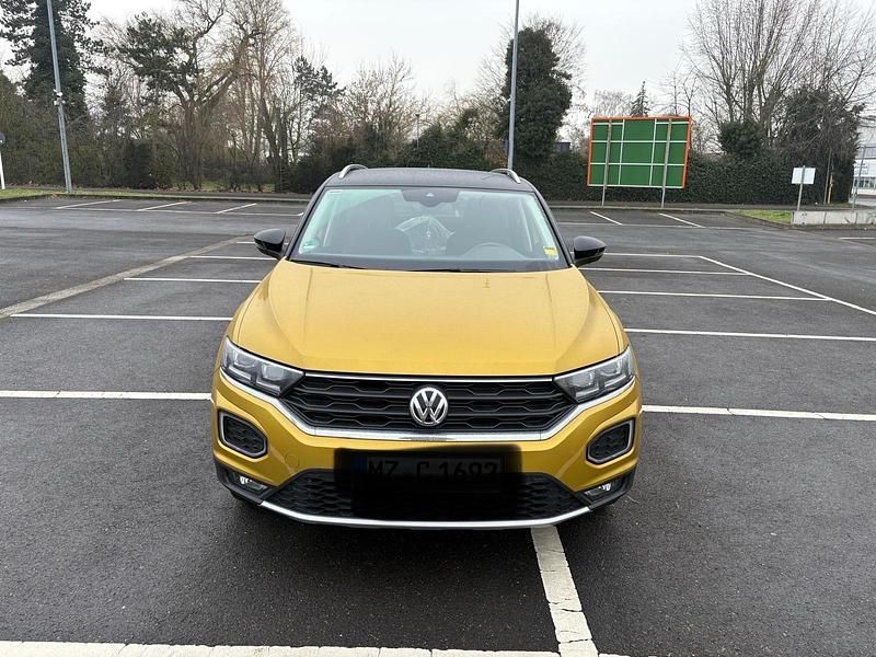 Gebraucht VW T-Roc 150 PS (110 kW) 2019 Gelb SUV