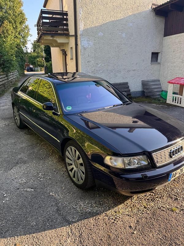 Blau Gebraucht 1997 Audi A8 Limousine | 5.200 € (Guter Preis) - Bild 1/4
