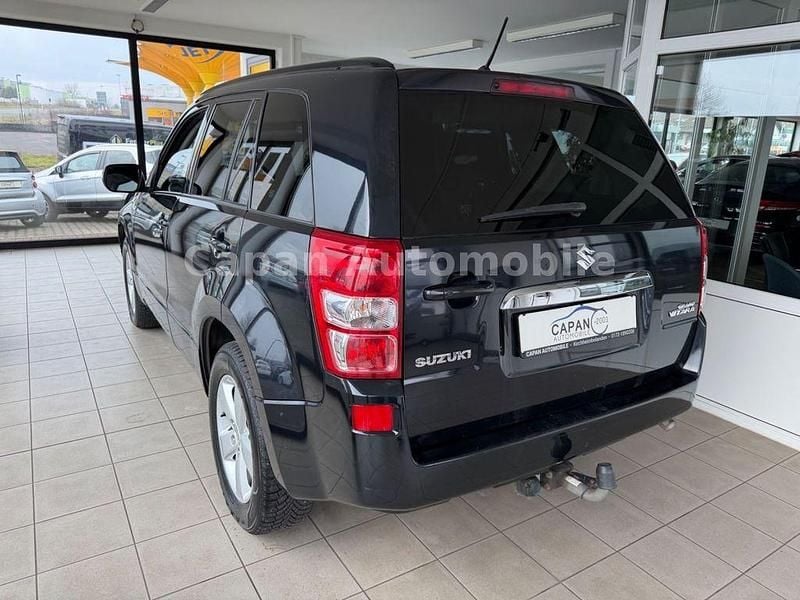 Gebraucht Suzuki Grand Vitara 129 PS (94 kW) 2012 Schwarz SUV